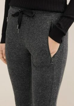 Tom Tailor Pantaloni SportiviBlack White Structure Design Donna Pantaloni TO221A0I3-Q11 18 Tom Tailor Pantaloni SportiviBlack White Structure Design Donna Pantaloni TO221A0I3-Q11 -Tom Tailor 04d821501cf34c1a8dbfb852220dd61d