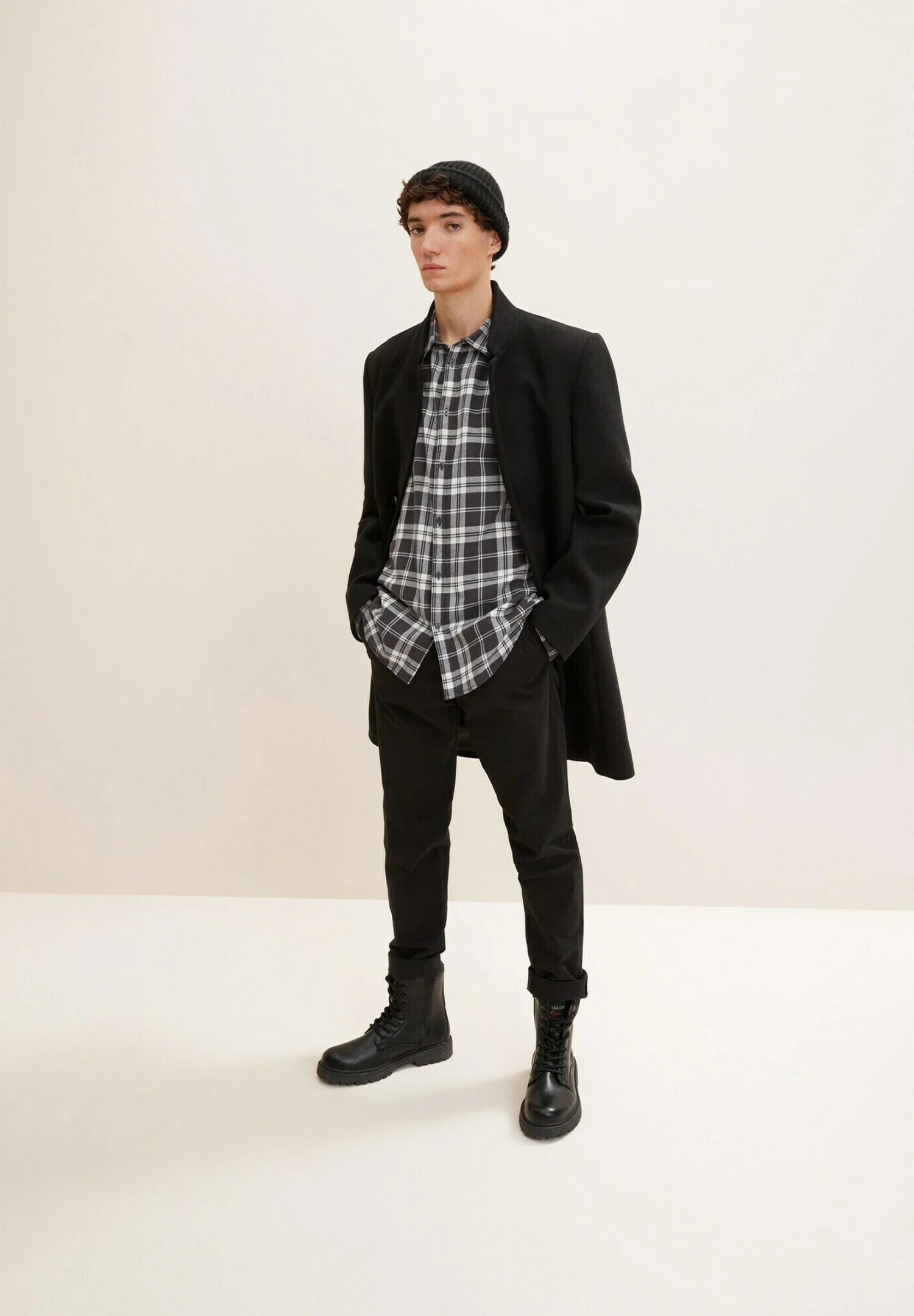 TOM TAILOR Denim CamiciaCoal Grey Light Beige Check Uomo Camicie TO722D0R2-C11 4 TOM TAILOR Denim CamiciaCoal Grey Light Beige Check Uomo Camicie TO722D0R2-C11 - immagine 2