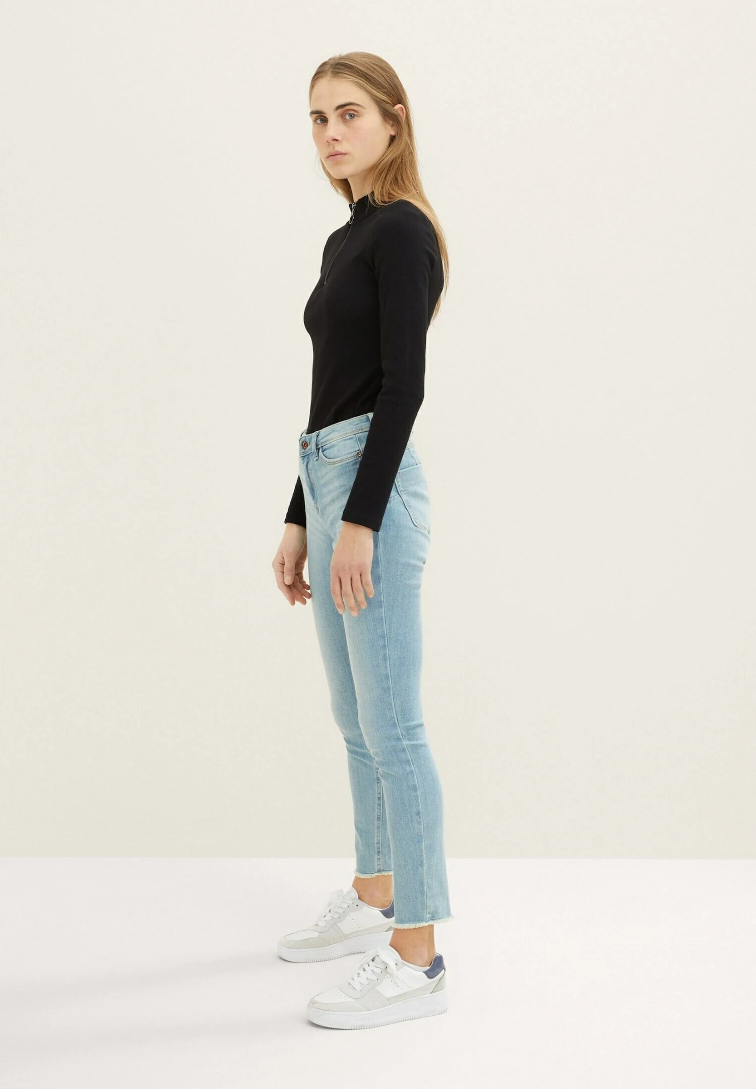 TOM TAILOR Denim JonaJeans Skinny FitUsed Light Stone Blue Denim Donna Jeans TO721N0AJ-K12 6 TOM TAILOR Denim JonaJeans Skinny FitUsed Light Stone Blue Denim Donna Jeans TO721N0AJ-K12 - immagine 4