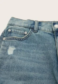 Tom Tailor Im Destroyed LookShorts Di JeansDestroyed Bleached Blue Denim Bambini Jeans TO224C04R-K11 7 Tom Tailor Im Destroyed LookShorts Di JeansDestroyed Bleached Blue Denim Bambini Jeans TO224C04R-K11 -Tom Tailor 126d95af0ac54077bba0d0c5fcc796cf