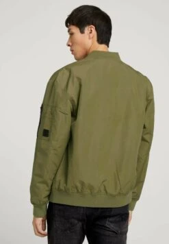 TOM TAILOR Denim Basic Giubbotto BomberSmart Olive Uomo Giacche TO722T06N-N11 9 TOM TAILOR Denim Basic Giubbotto BomberSmart Olive Uomo Giacche TO722T06N-N11 -Tom Tailor 18eb45d0d0d84e51a8112da84d538cdc