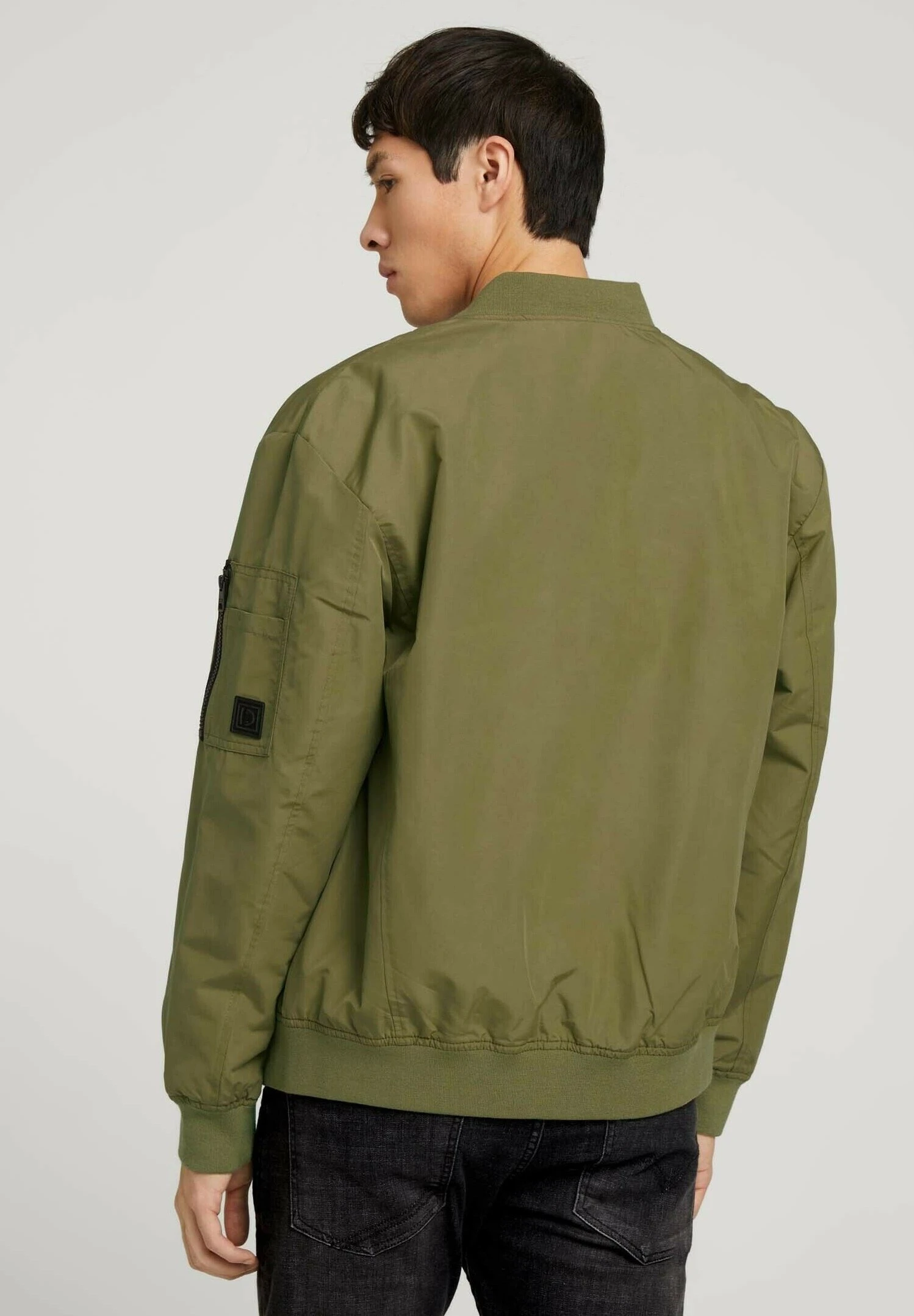 TOM TAILOR Denim Basic Giubbotto BomberSmart Olive Uomo Giacche TO722T06N-N11 5 TOM TAILOR Denim Basic Giubbotto BomberSmart Olive Uomo Giacche TO722T06N-N11 - immagine 3