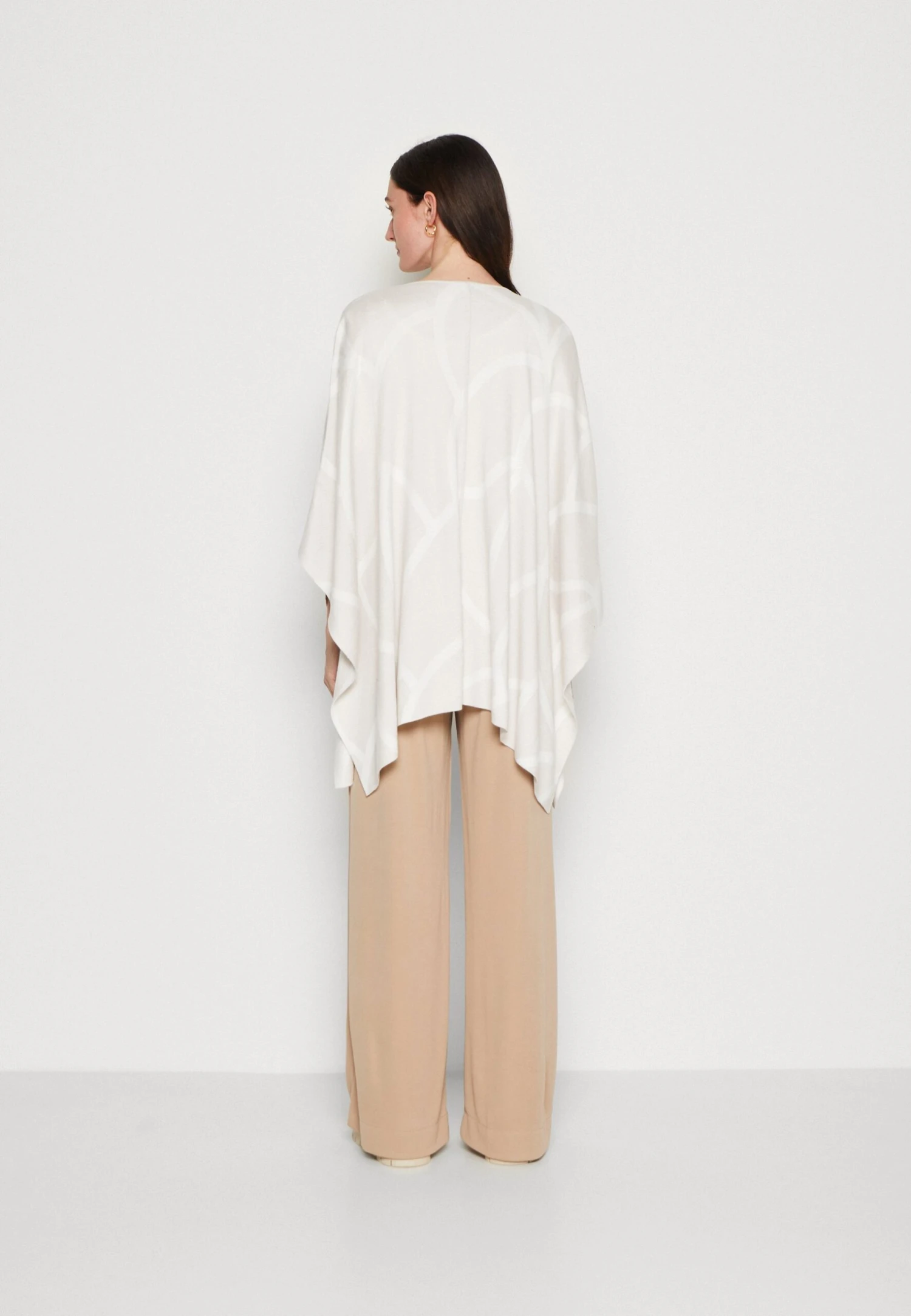 Tom Tailor MantellaGrey/Offwhite Donna Giacche E Blazer TO221I0TT-B11 5 Tom Tailor MantellaGrey/Offwhite Donna Giacche E Blazer TO221I0TT-B11 - immagine 3