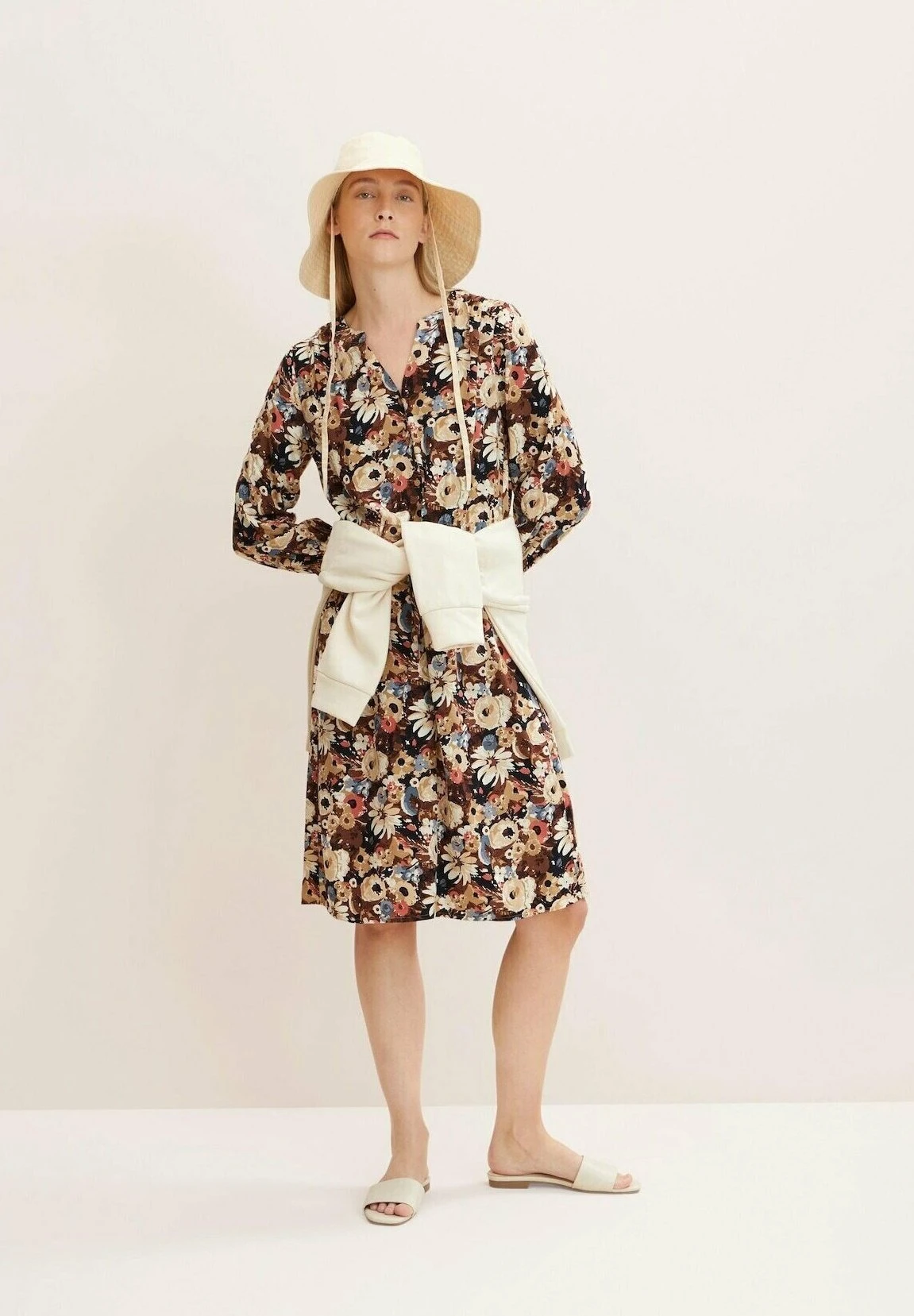 Tom Tailor Gemustertes Abito A CamiciaBeige Large Floral Design Donna Vestiti TO221C0P3-B11 4 Tom Tailor Gemustertes Abito A CamiciaBeige Large Floral Design Donna Vestiti TO221C0P3-B11 - immagine 2