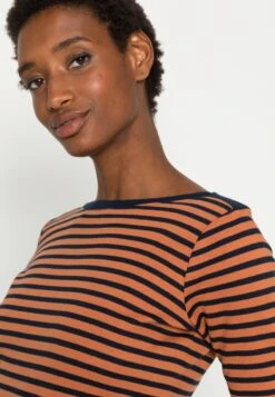 TOM TAILOR Denim Striped LongsleeveMaglietta A Manica LungaAmber Navy Donna T-shirt E Top TO721D0V4-O11 11 TOM TAILOR Denim Striped LongsleeveMaglietta A Manica LungaAmber Navy Donna T-shirt E Top TO721D0V4-O11 -Tom Tailor 24e19a6ec9d642d19a3661ebfc48201a