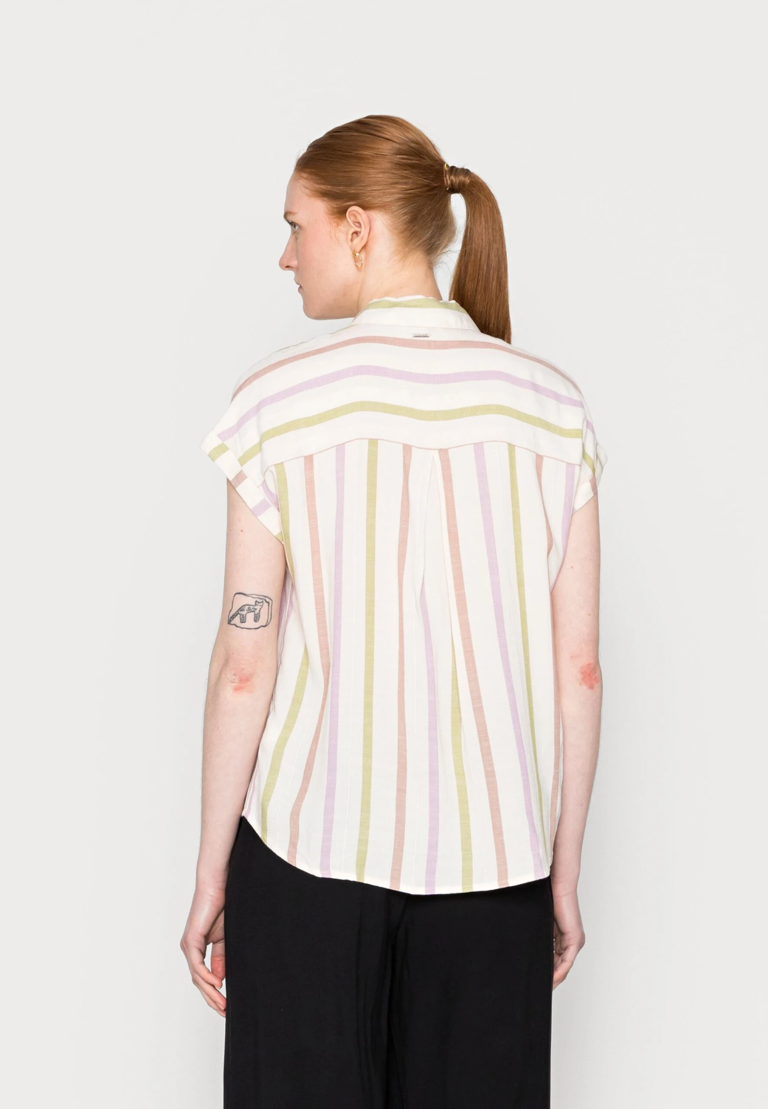 TOM TAILOR Denim Structure Stripe ShirtCamicettaWhite Green Rose Stripe Donna Camicie E Bluse TO721E0M2-A11 5 TOM TAILOR Denim Structure Stripe ShirtCamicettaWhite Green Rose Stripe Donna Camicie E Bluse TO721E0M2-A11 - immagine 3