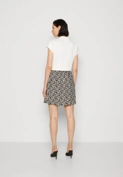 Tom Tailor Gonna A CampanaBlack Donna Gonne TO221B0DA-Q11 10 Tom Tailor Gonna A CampanaBlack Donna Gonne TO221B0DA-Q11 -Tom Tailor 28c9c756d628483199dcd9e7c37c5183