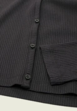 Tom Tailor Cropped CardiganCoal Grey Bambini Pullover & Cardigan TO223J070-C11 7 Tom Tailor Cropped CardiganCoal Grey Bambini Pullover & Cardigan TO223J070-C11 -Tom Tailor 31323b515e444d9fa79e333bb917e18b