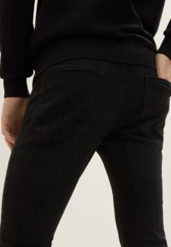 Tom Tailor TroyJeans Slim FitBlack Denim Uomo Jeans TO222G08R-Q11 -Tom Tailor 32a38f5470294cd5a252f674aea16c27