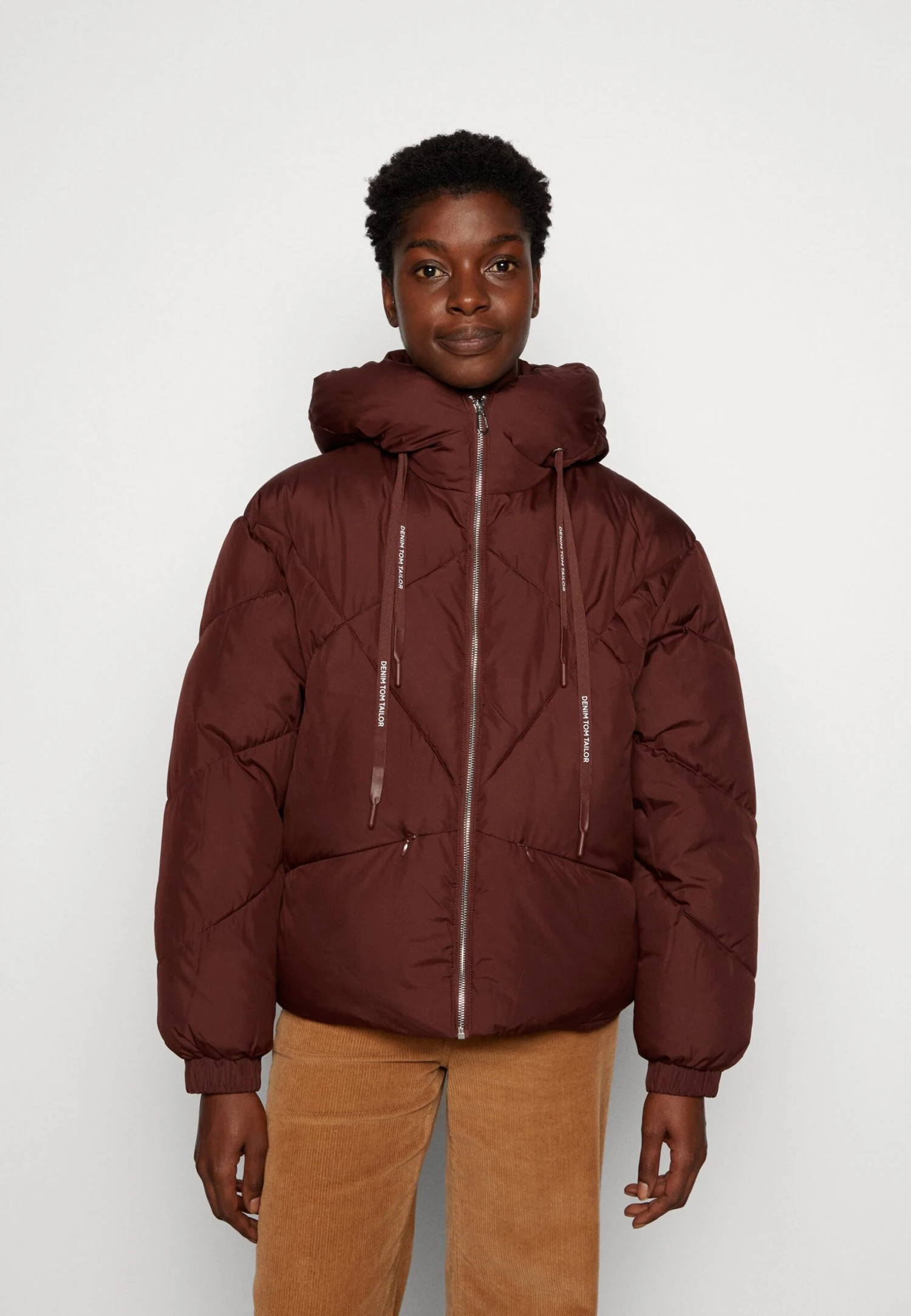 TOM TAILOR Denim Modern Short Giacca InvernaleBitter Chocolate Donna Giacche E Blazer TO721U04G-O11 3 TOM TAILOR Denim Modern Short Giacca InvernaleBitter Chocolate Donna Giacche E Blazer TO721U04G-O11