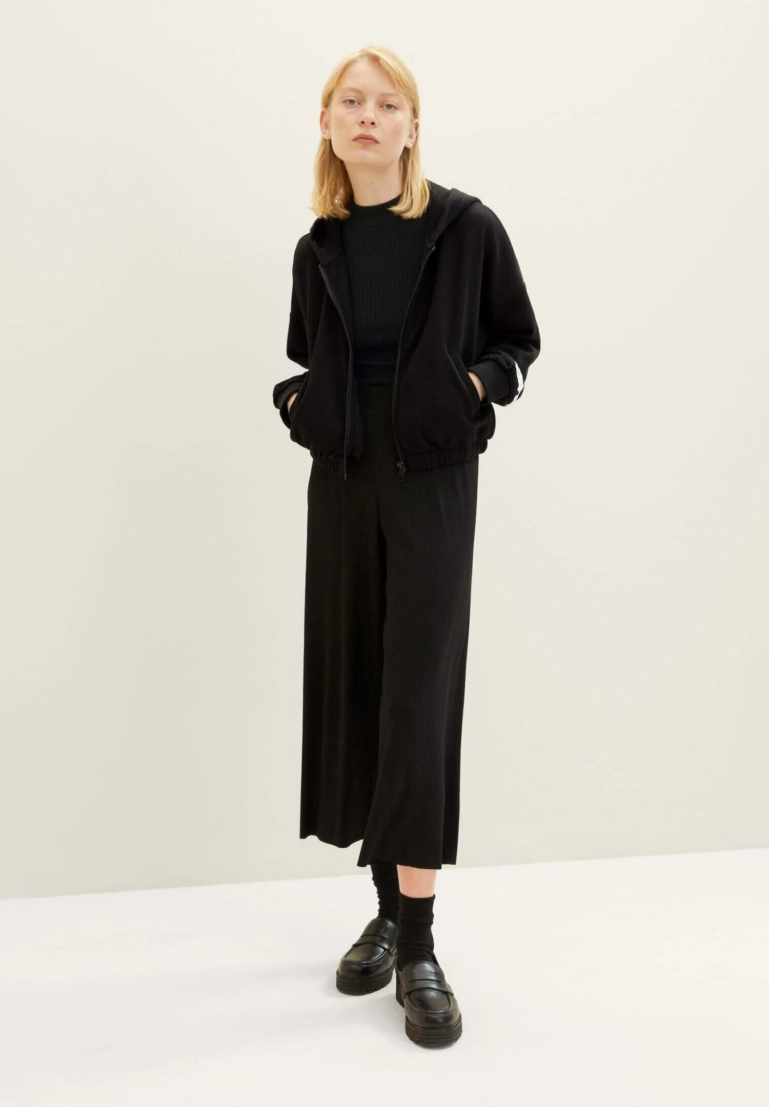 TOM TAILOR Denim Felpa Con ZipDeep Black Donna Felpe TO721J0DB-Q11 4 TOM TAILOR Denim Felpa Con ZipDeep Black Donna Felpe TO721J0DB-Q11 - immagine 2