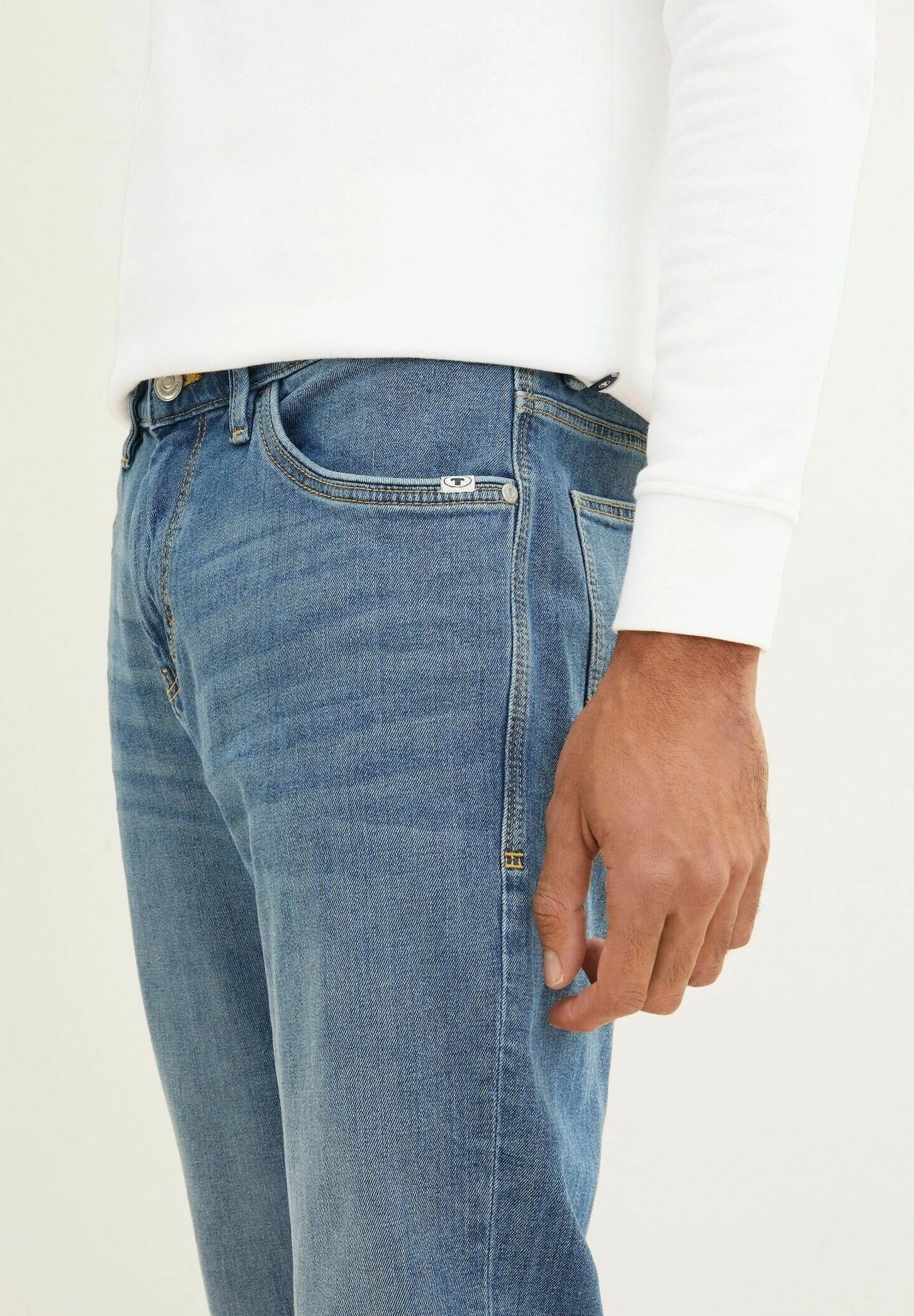 Tom Tailor JoshJeans A SigarettaTinted Blue Denim Uomo Jeans TO222G0B0-K13 6 Tom Tailor JoshJeans A SigarettaTinted Blue Denim Uomo Jeans TO222G0B0-K13 - immagine 4