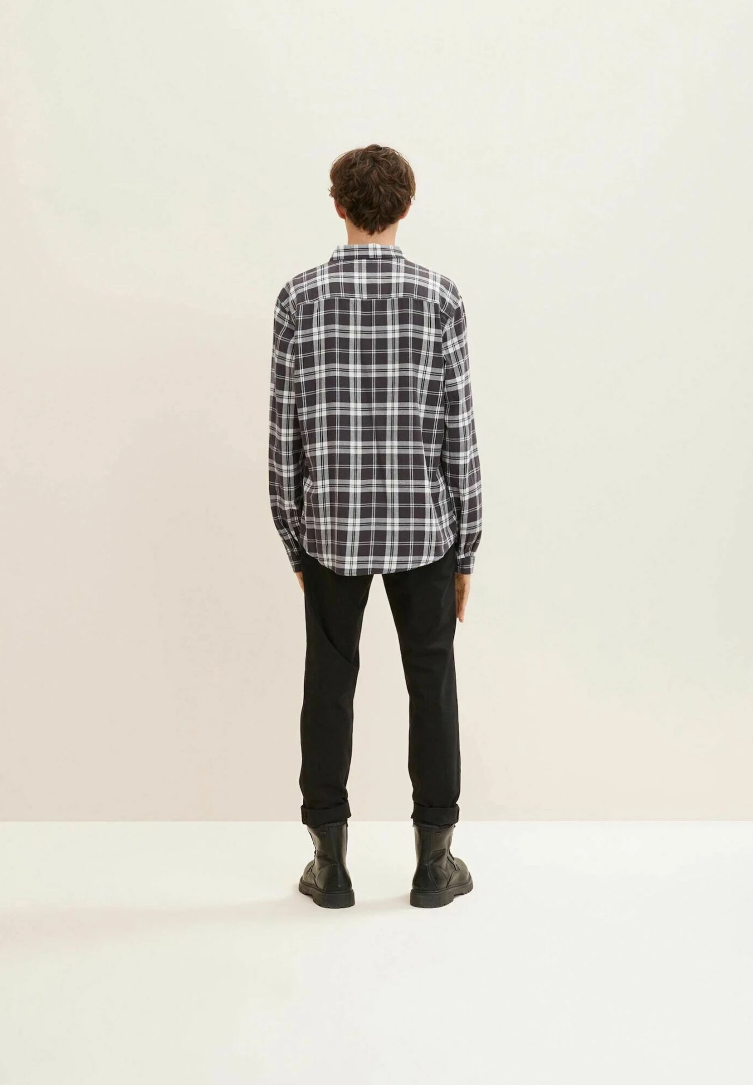 TOM TAILOR Denim CamiciaCoal Grey Light Beige Check Uomo Camicie TO722D0R2-C11 5 TOM TAILOR Denim CamiciaCoal Grey Light Beige Check Uomo Camicie TO722D0R2-C11 - immagine 3