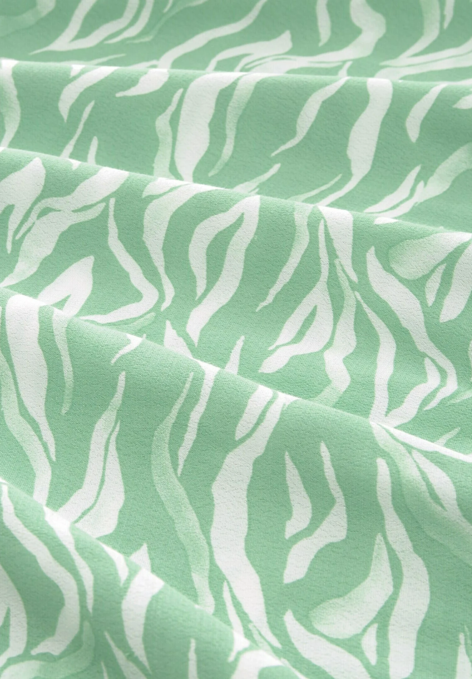 Tom Tailor Mit Allover-Blumenprint Vestito EstivoGreen Small Wavy Design Donna Vestiti TO221C0PW-M12 8 Tom Tailor Mit Allover-Blumenprint Vestito EstivoGreen Small Wavy Design Donna Vestiti TO221C0PW-M12 - immagine 6