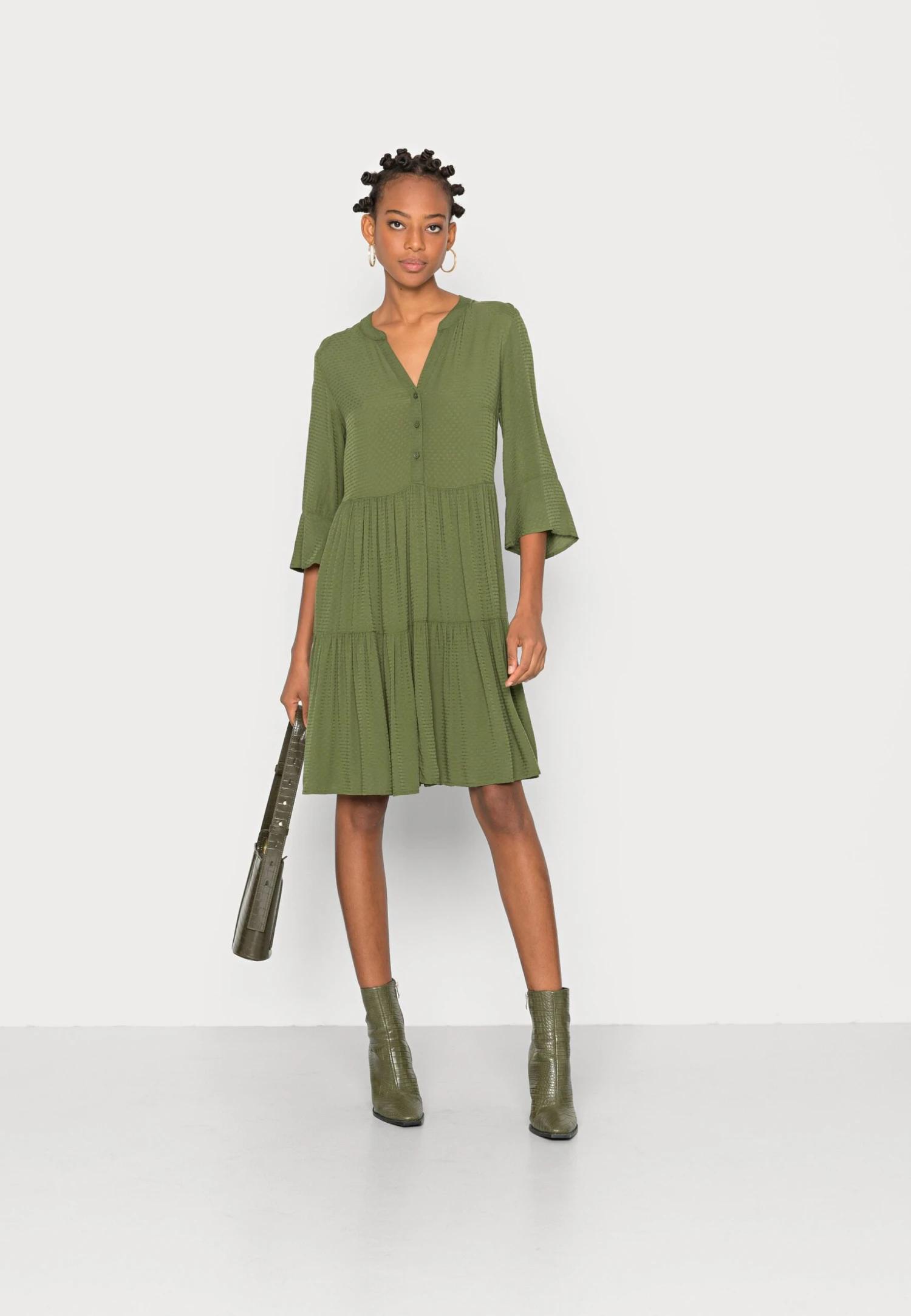 TOM TAILOR Denim Babydoll - Vestito Estivo - Cypress Olive 4 TOM TAILOR Denim Babydoll - Vestito Estivo - Cypress Olive - immagine 2