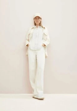 Tom Tailor Mit Aufgesetzter BrusttascheCamiciaWhisper White Donna Camicie E Bluse TO221E137-B11 9 Tom Tailor Mit Aufgesetzter BrusttascheCamiciaWhisper White Donna Camicie E Bluse TO221E137-B11 -Tom Tailor 48be8756822243e39a5feba42e08c95d