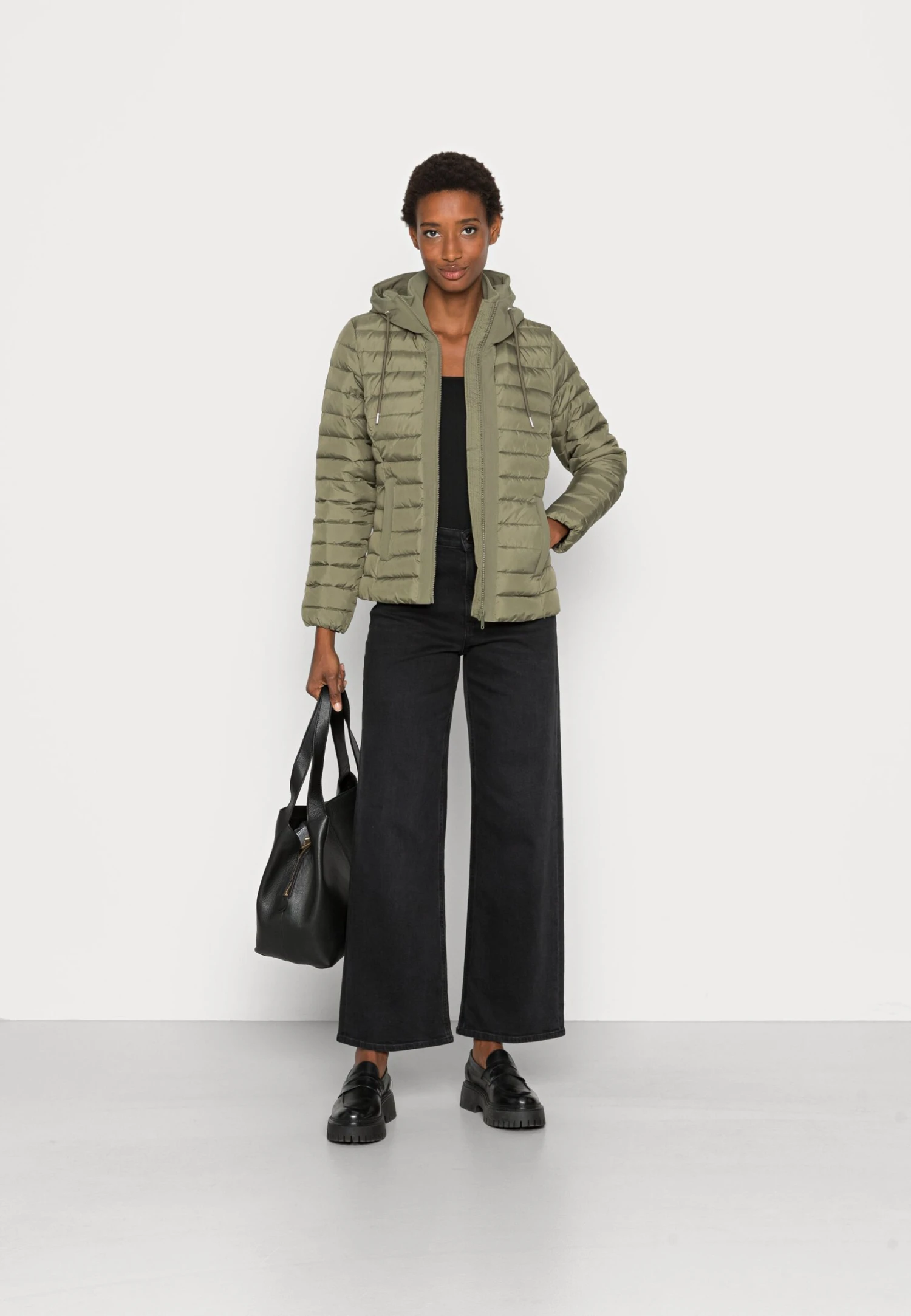 Tom Tailor Giacca Da Mezza StagioneTree Moss Green Donna Giacche E Blazer TO221U06Y-N11 4 Tom Tailor Giacca Da Mezza StagioneTree Moss Green Donna Giacche E Blazer TO221U06Y-N11 - immagine 2