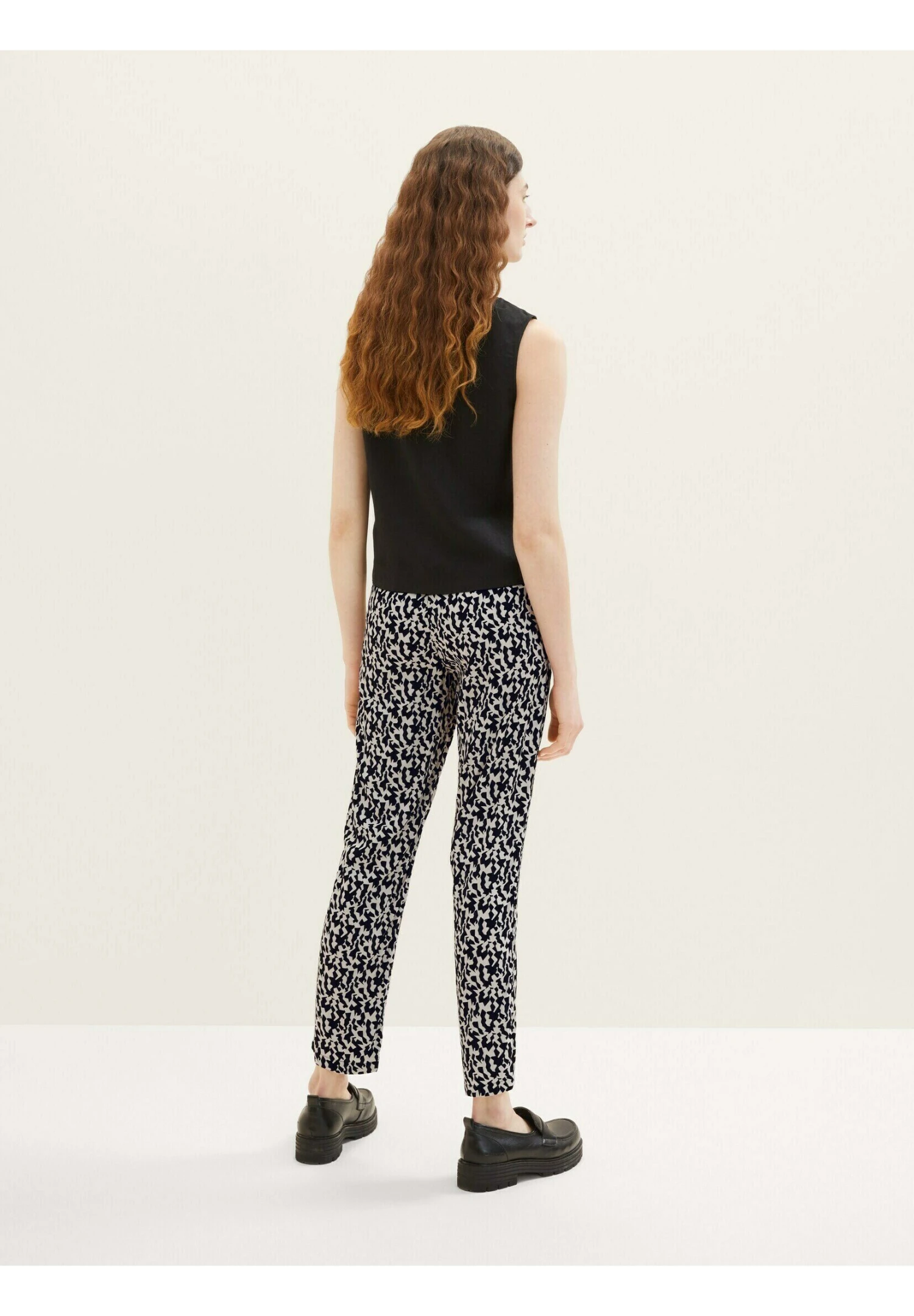 Tom Tailor CroppedPantaloniBlack Small Abstract Design Donna Pantaloni TO221A0IH-Q11 5 Tom Tailor CroppedPantaloniBlack Small Abstract Design Donna Pantaloni TO221A0IH-Q11 - immagine 3