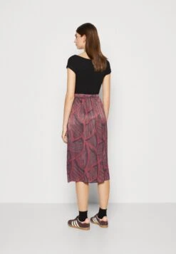 Tom Tailor Skirt Wrap PrintedGonna A PortafoglioNavy Donna Gonne TO221B0DR-G11 10 Tom Tailor Skirt Wrap PrintedGonna A PortafoglioNavy Donna Gonne TO221B0DR-G11 -Tom Tailor 541ad22e127840d79bba0be33e20dc14