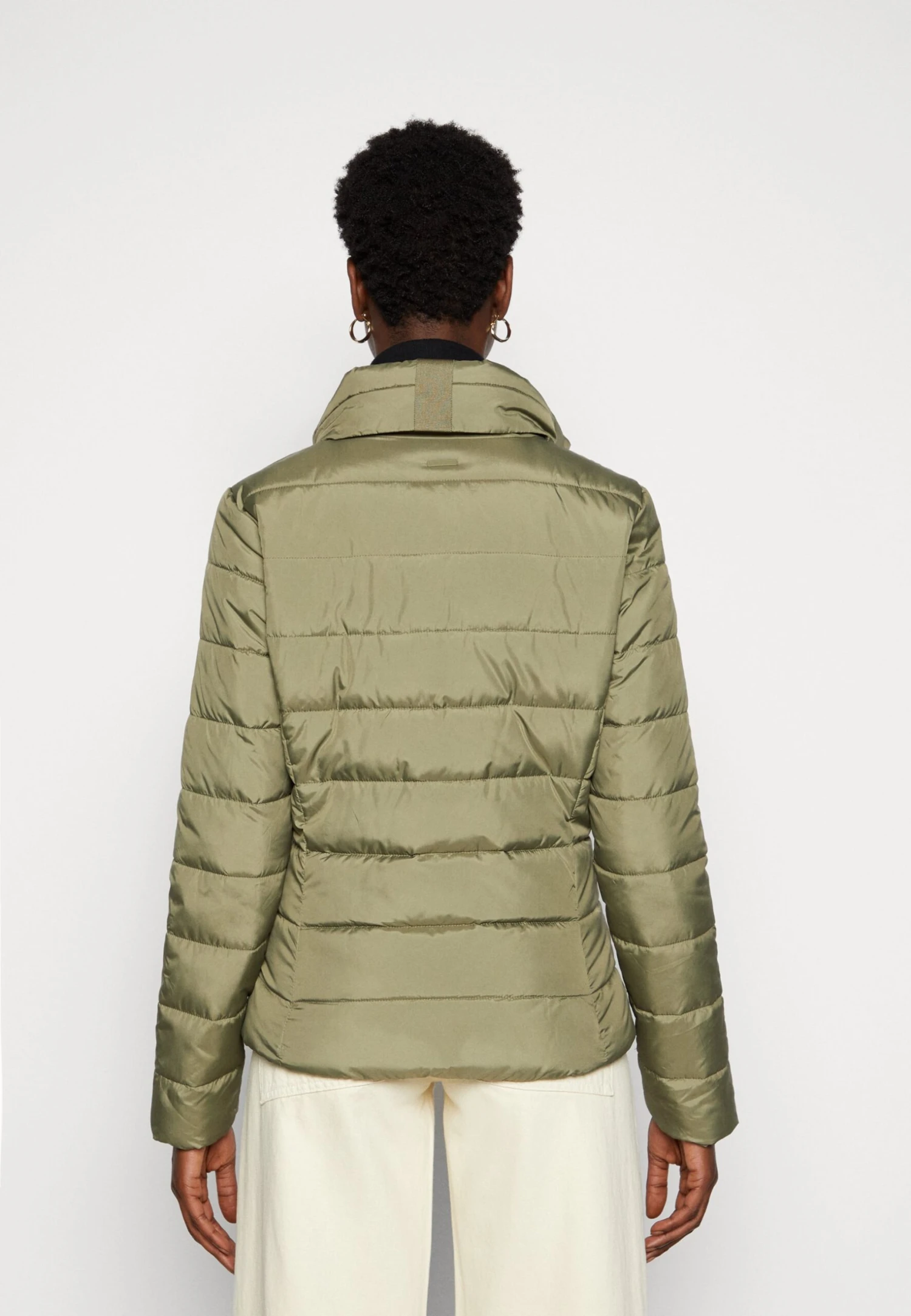 Tom Tailor Ultra Giacca Da Mezza StagioneTree Moss Green Donna Giacche E Blazer TO221U06X-M11 5 Tom Tailor Ultra Giacca Da Mezza StagioneTree Moss Green Donna Giacche E Blazer TO221U06X-M11 - immagine 3