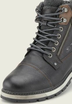 Tom Tailor Licence Gefütterte Stivaletti StringatiBlack Uomo Stivaletti/Stivali TO212K04N-Q11 -Tom Tailor 5477a3d7d24a4994b2e9bfbbe1578a3e