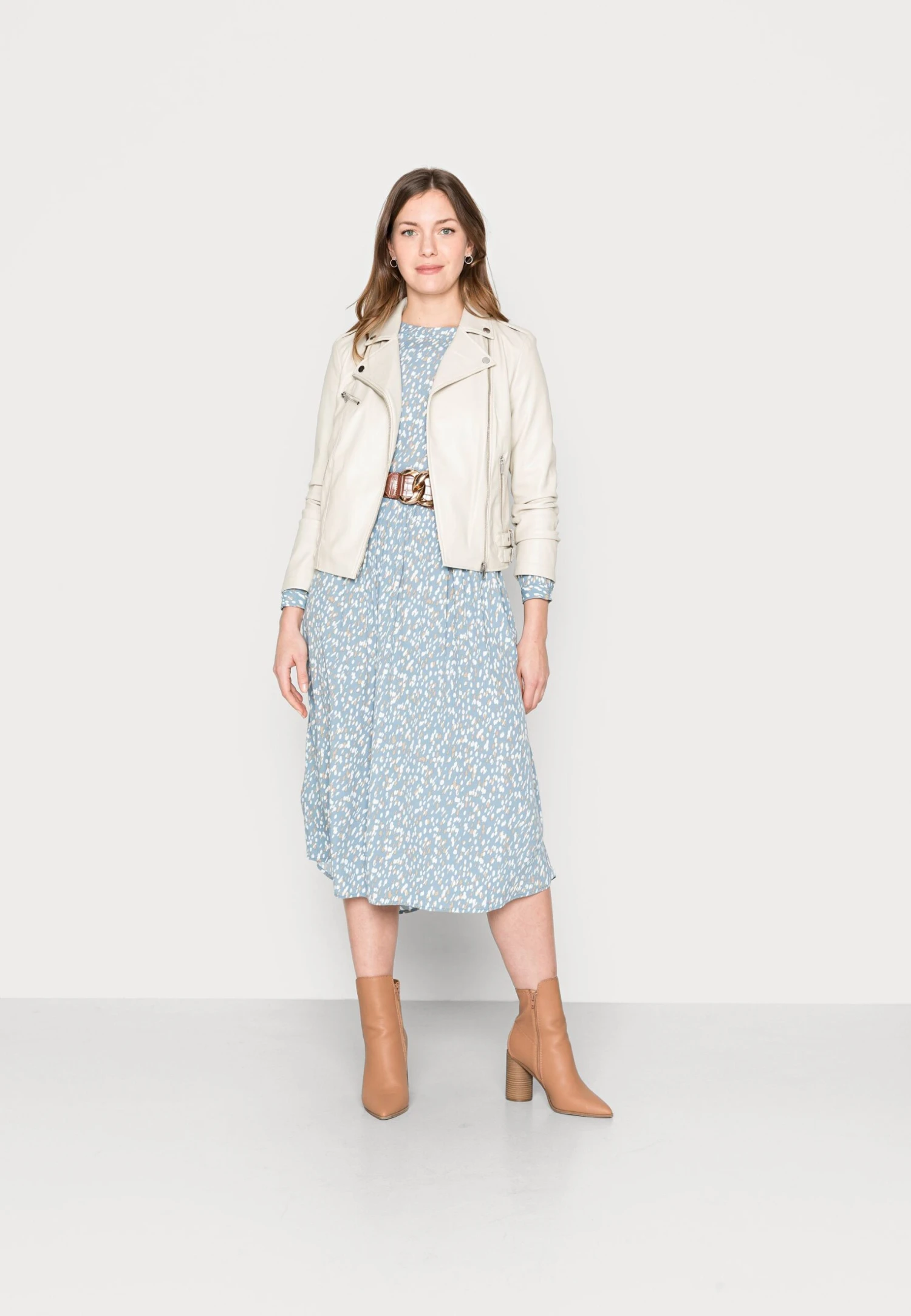 Tom Tailor Printed Crepe Midi DressVestito EstivoBlue Dotted Design Donna Vestiti TO221C0N2-K11 4 Tom Tailor Printed Crepe Midi DressVestito EstivoBlue Dotted Design Donna Vestiti TO221C0N2-K11 - immagine 2