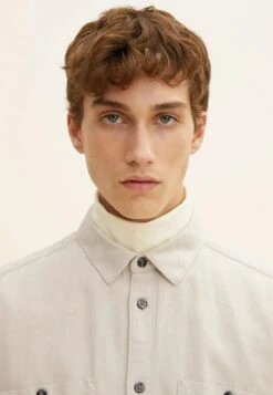 TOM TAILOR Denim Mit Aufgesetzten TaschenCamiciaGrey/Beige Twill Structure Uomo Camicie TO722D0QR-B11 12 TOM TAILOR Denim Mit Aufgesetzten TaschenCamiciaGrey/Beige Twill Structure Uomo Camicie TO722D0QR-B11 -Tom Tailor 5bc537133fe2437486e94a72b1d9d7ee