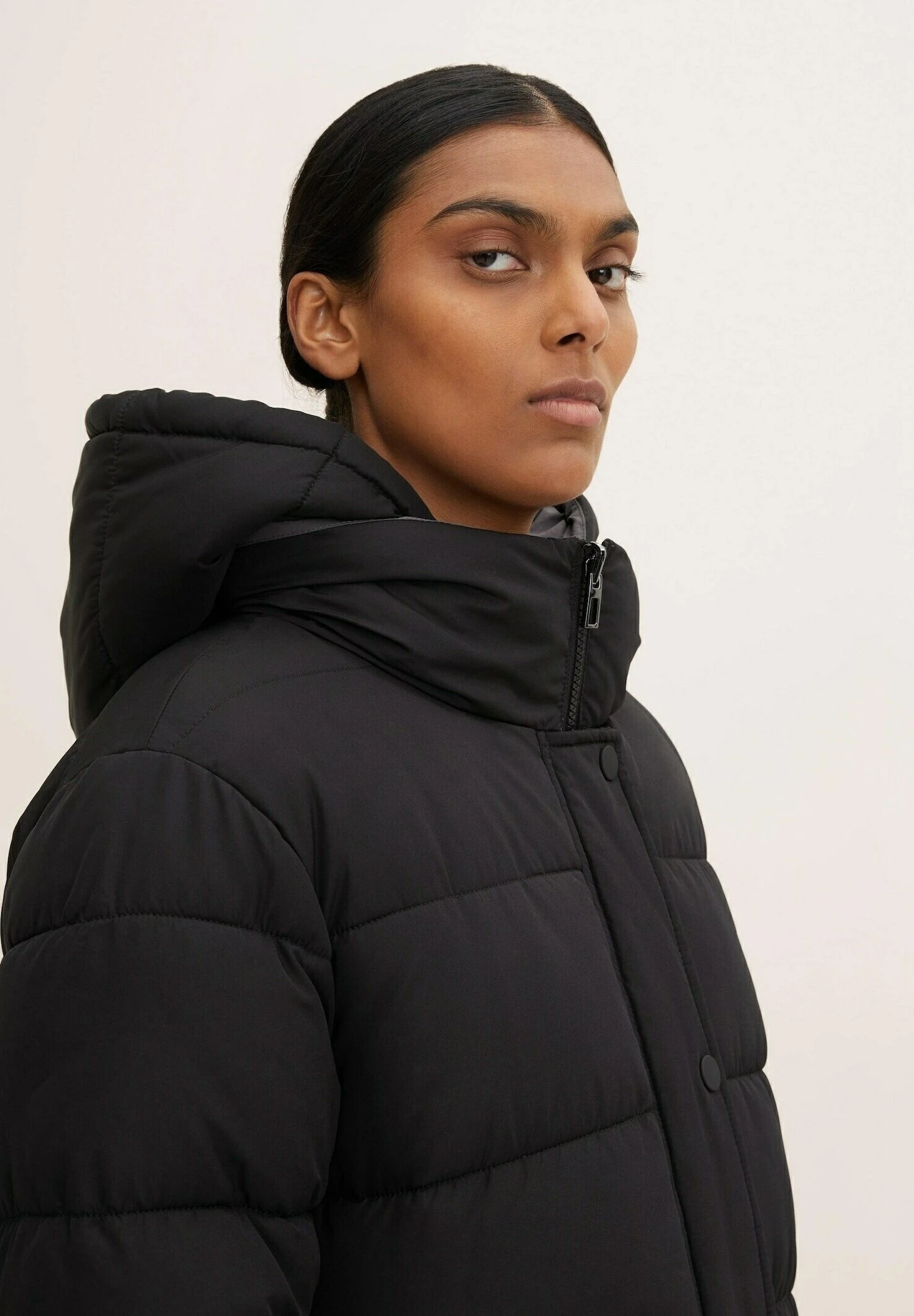 Tom Tailor Puffer Mit KapuzeCappotto InvernaleDeep Black Donna Cappotti TO221U086-Q11 6 Tom Tailor Puffer Mit KapuzeCappotto InvernaleDeep Black Donna Cappotti TO221U086-Q11 - immagine 4