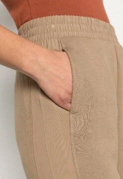 Tom Tailor PantsPantaloni SportiviDark Sepia Donna Pantaloni TO221A0FY-O11 11 Tom Tailor PantsPantaloni SportiviDark Sepia Donna Pantaloni TO221A0FY-O11 -Tom Tailor 61359a1156e74013a118dfd6ea1cfec5