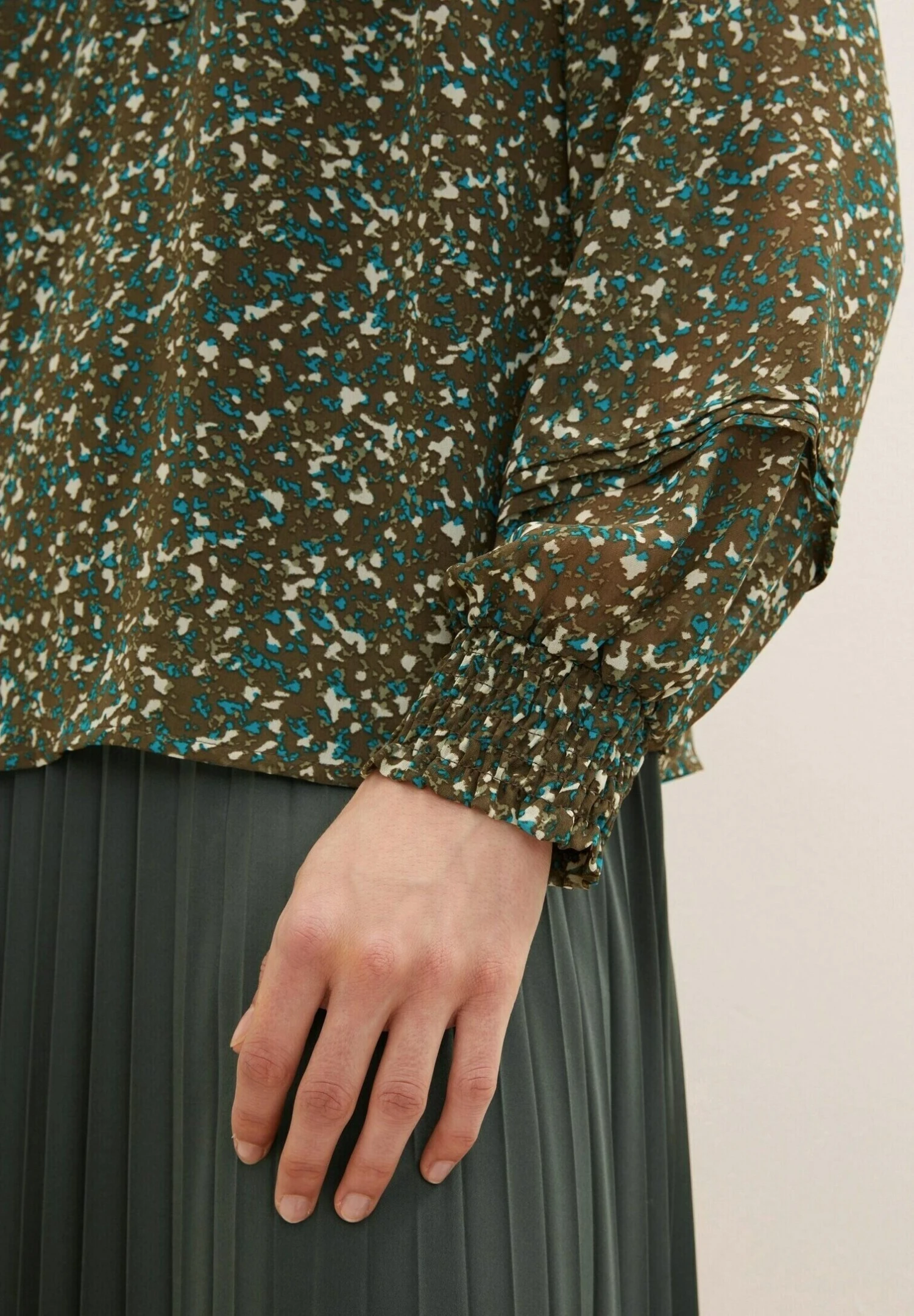 Tom Tailor CamicettaAbstract Minimal Design Donna Camicie E Bluse TO221E14H-Q11 6 Tom Tailor CamicettaAbstract Minimal Design Donna Camicie E Bluse TO221E14H-Q11 - immagine 4