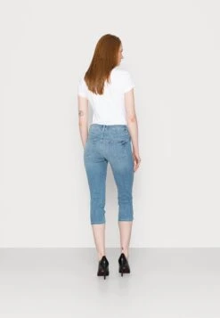 Tom Tailor Kate CapriShorts Di JeansLight Stone Wash Denim Donna Jeans TO221S03P-K12 -Tom Tailor 67c7e95d519146e5b001f1660ae6ebff