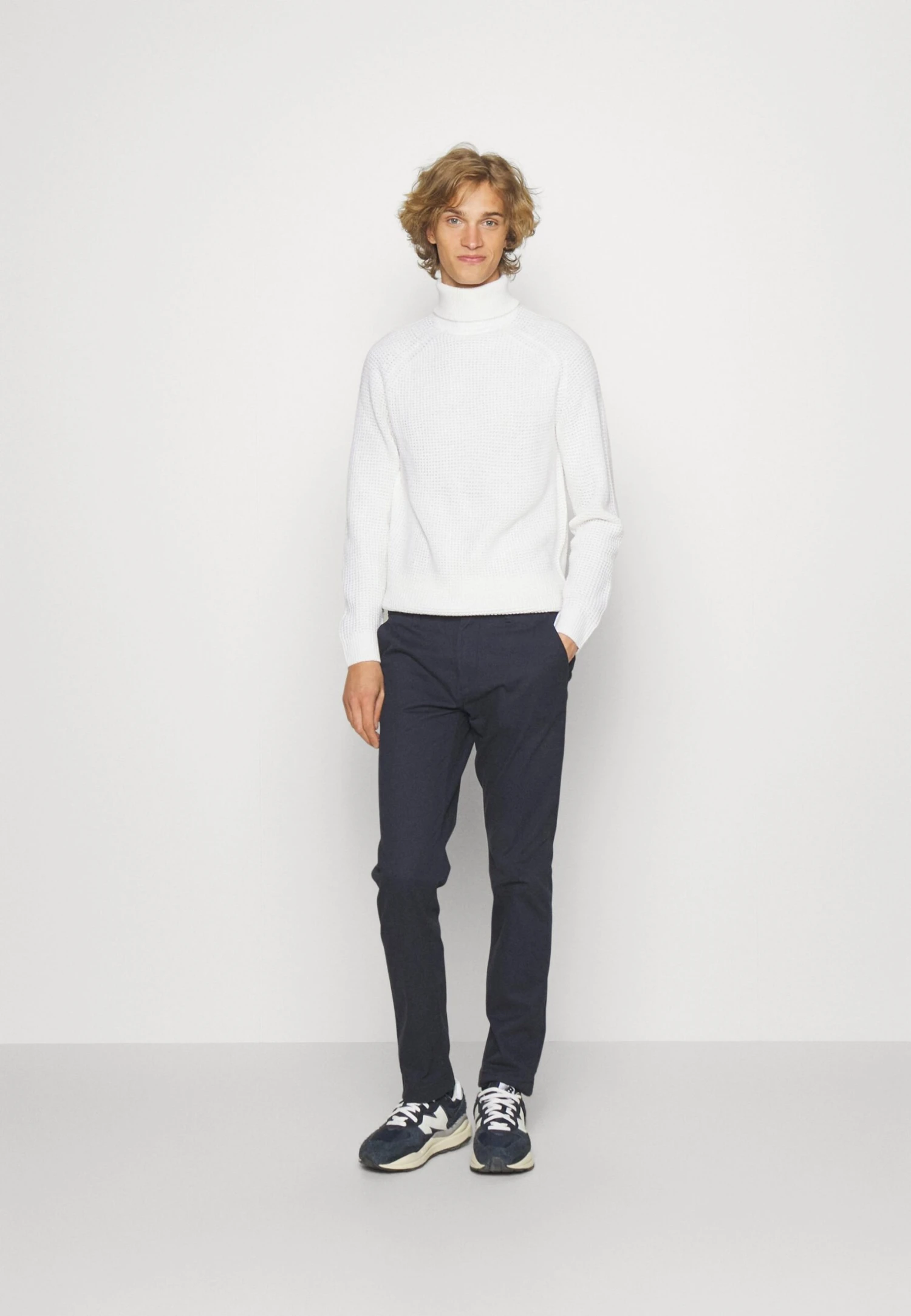 Tom Tailor TrousersChinoSky Captain Blue Uomo Pantaloni TO222E081-K11 4 Tom Tailor TrousersChinoSky Captain Blue Uomo Pantaloni TO222E081-K11 - immagine 2