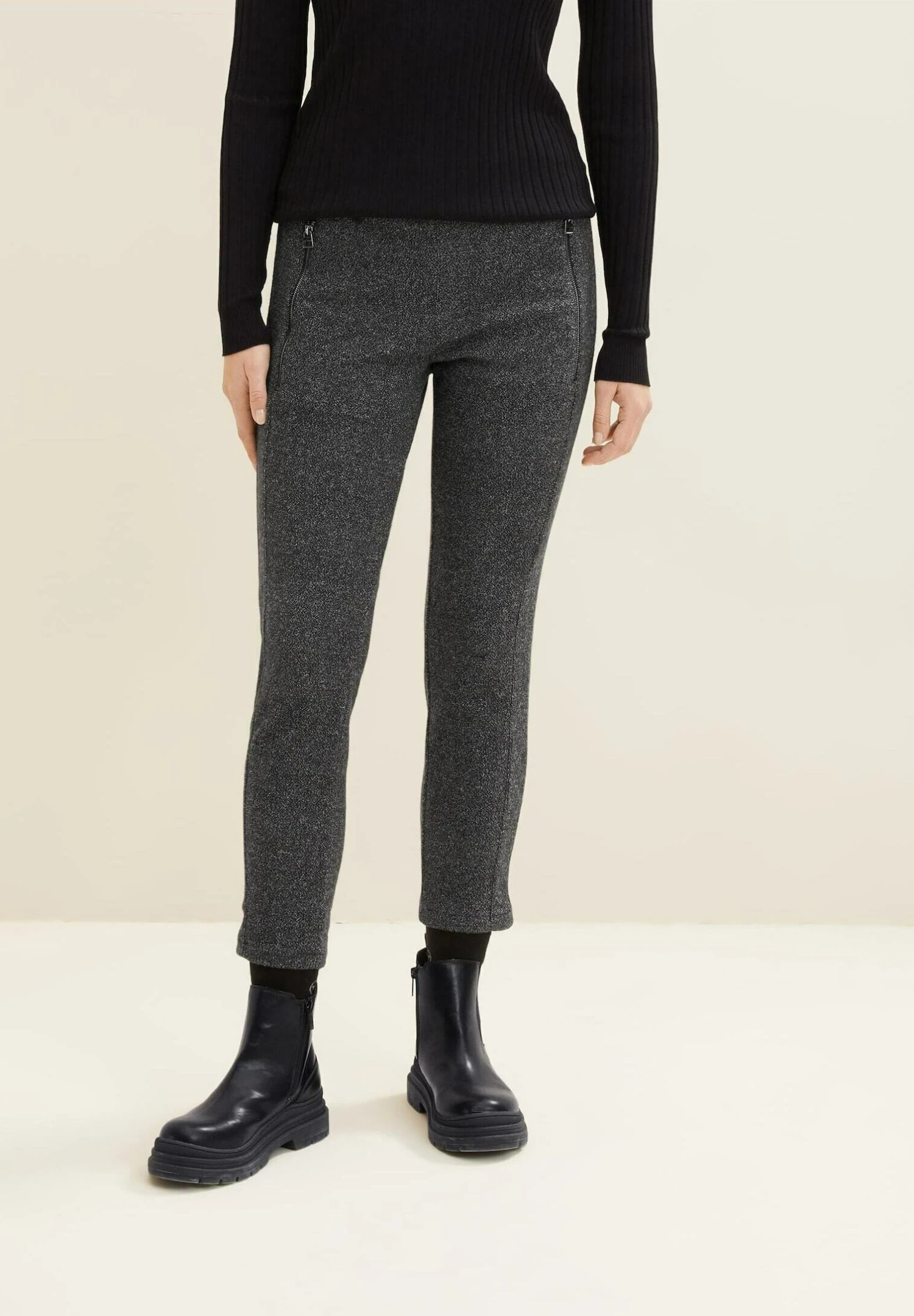 Tom Tailor Pantaloni SportiviBlack White Structure Design Donna Pantaloni TO221A0I3-Q11 3 Tom Tailor Pantaloni SportiviBlack White Structure Design Donna Pantaloni TO221A0I3-Q11