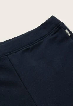 Tom Tailor Pantaloni SportiviSky Captain Blue Bambini Pantaloni TO223B095-K11 7 Tom Tailor Pantaloni SportiviSky Captain Blue Bambini Pantaloni TO223B095-K11 -Tom Tailor 7dd4a2bbba6244f1bd4ce611fcc6148b