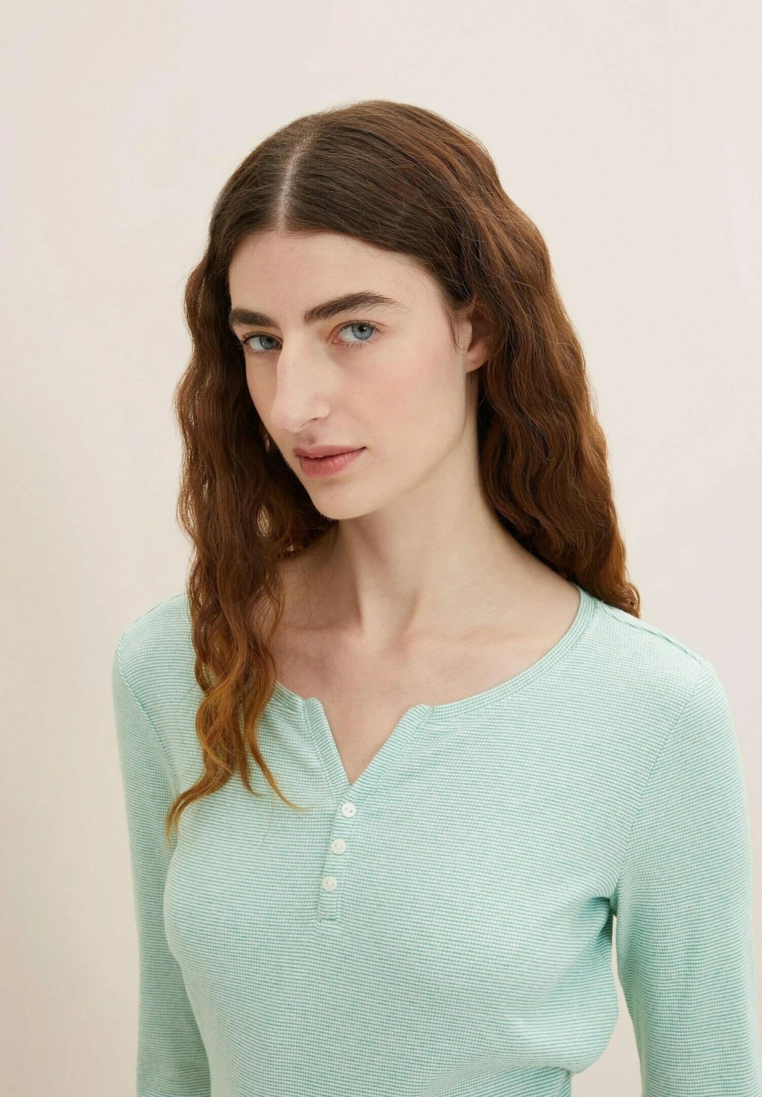 Tom Tailor Longsleeve Stripe HenleyMaglietta A Manica LungaOffwhite Green Stripe Donna T-shirt E Top TO221D152-M12 6 Tom Tailor Longsleeve Stripe HenleyMaglietta A Manica LungaOffwhite Green Stripe Donna T-shirt E Top TO221D152-M12 - immagine 4