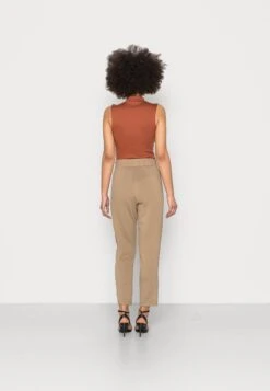 Tom Tailor PantsPantaloni SportiviDark Sepia Donna Pantaloni TO221A0FY-O11 9 Tom Tailor PantsPantaloni SportiviDark Sepia Donna Pantaloni TO221A0FY-O11 -Tom Tailor 7ee16c3a27124fd68410111b649a0cb1