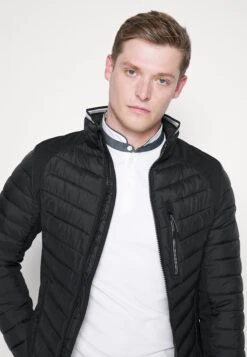 Tom Tailor Hybrid Giacca Da Mezza StagioneBlack Uomo Giacche TO222T0AX-Q11 11 Tom Tailor Hybrid Giacca Da Mezza StagioneBlack Uomo Giacche TO222T0AX-Q11 -Tom Tailor 8221cda879144f5dbaad8c29854addce