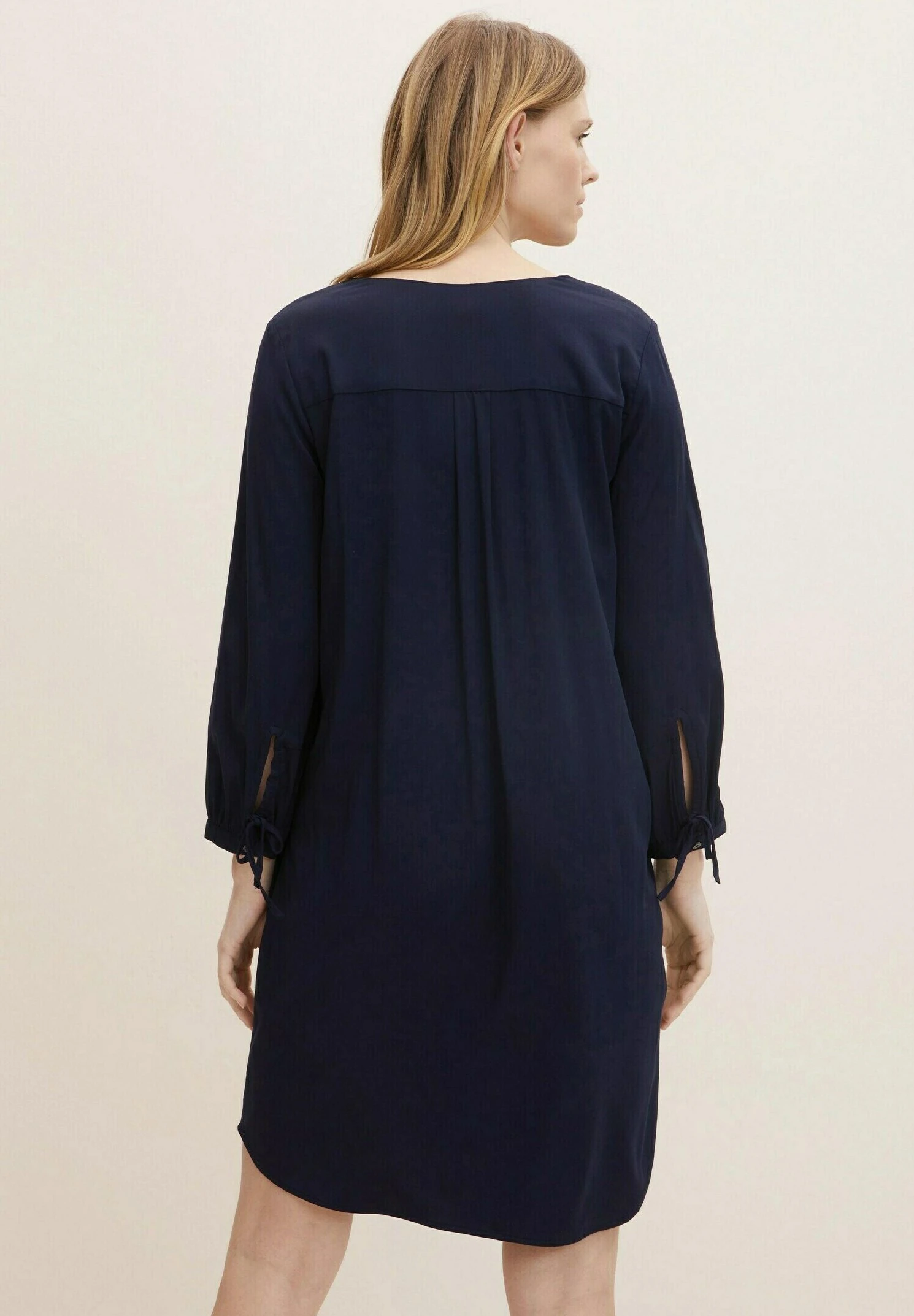 Tom Tailor Mit Lenzing(Tm) Ecovero(Tm)Vestito EstivoDark Blue Donna Vestiti TO221C0NF-K11 5 Tom Tailor Mit Lenzing(Tm) Ecovero(Tm)Vestito EstivoDark Blue Donna Vestiti TO221C0NF-K11 - immagine 3