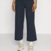 Tom Tailor Pants Culotte Pantaloni SportiviSky Captain Blue Donna Pantaloni TO221A0IW-K11 2 Tom Tailor Pants Culotte Pantaloni SportiviSky Captain Blue Donna Pantaloni TO221A0IW-K11 -Tom Tailor 9ac8722ad87045c68bf1ba84b247e968