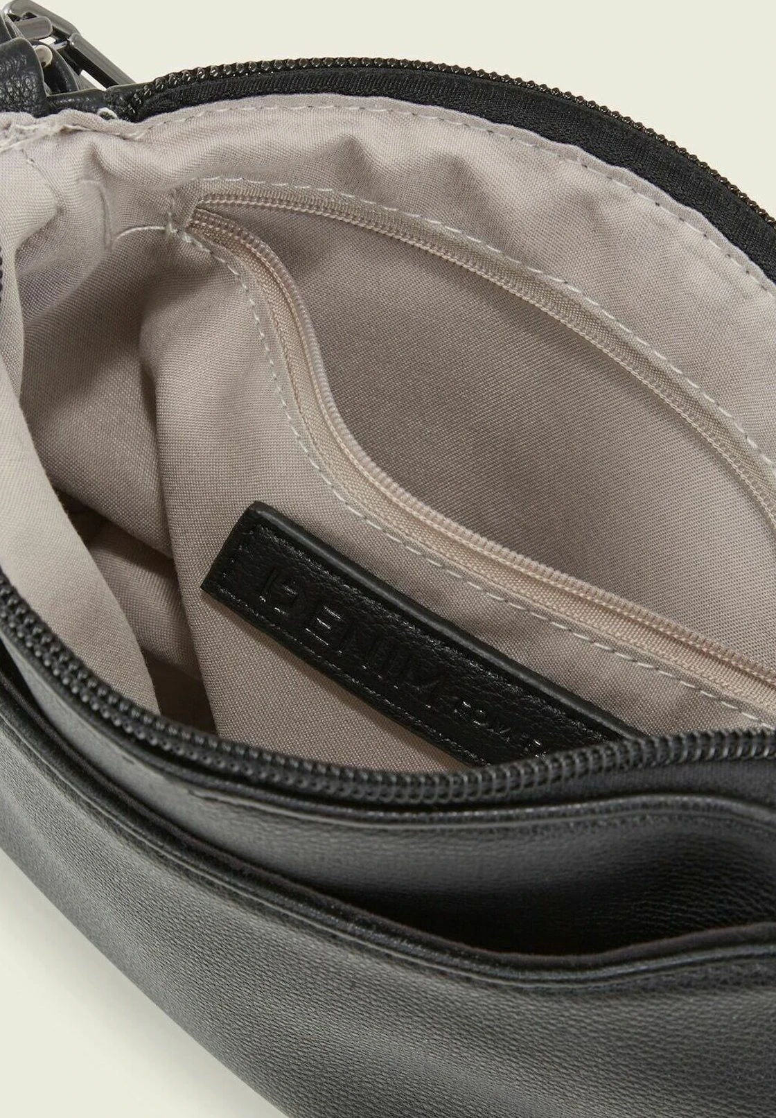 TOM TAILOR Denim CherylBorsa A TracollaSchwarz Black Donna Borse TO751H0C5-Q11 5 TOM TAILOR Denim CherylBorsa A TracollaSchwarz Black Donna Borse TO751H0C5-Q11 - immagine 3