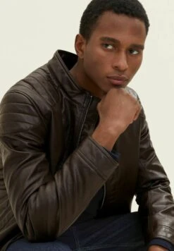 Tom Tailor Giacca In SimilpelleEspresso Brown Fake Leather Uomo Giacche TO222T08V-O12 -Tom Tailor ab6e46c4f6f34dff94ebaf3c00a829c9