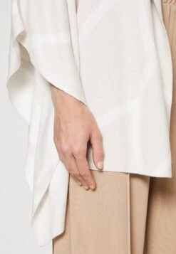 Tom Tailor MantellaGrey/Offwhite Donna Giacche E Blazer TO221I0TT-B11 11 Tom Tailor MantellaGrey/Offwhite Donna Giacche E Blazer TO221I0TT-B11 -Tom Tailor ae2d7390bb0a472aac9363dcf7e3cbd2