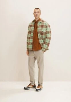 Tom Tailor Regular Fit CamiciaEquestrian Brown Uomo Camicie TO222D0Y0-O11 10 Tom Tailor Regular Fit CamiciaEquestrian Brown Uomo Camicie TO222D0Y0-O11 -Tom Tailor b3f94195310440eaa43cbb1bb7626419