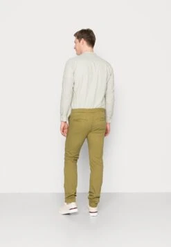 TOM TAILOR Denim Pantaloni CargoLight Olive Green Uomo Pantaloni TO722E06K-M11 -Tom Tailor b525c50669e74a0391c35d8fd22237dc