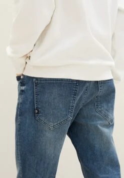 TOM TAILOR Denim Jeans Tapered FitTinted Blue Denim Uomo Jeans TO722G0BT-K12 -Tom Tailor b5655b29d9f34599878f7bfc1d4d631b
