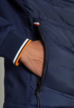 Tom Tailor Decorative Hybrid JacketGiacca LeggeraSky Captain Blue Uomo Giacche TO222T0B2-K11 -Tom Tailor b5686b0ec9654532bdd06eb90c62743b