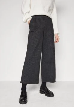 Tom Tailor Pants CulottePantaloniGrey Black Donna Pantaloni TO221A0IV-Q11 11 Tom Tailor Pants CulottePantaloniGrey Black Donna Pantaloni TO221A0IV-Q11 -Tom Tailor ba8cafd40323418a989d9595ad32b7dd