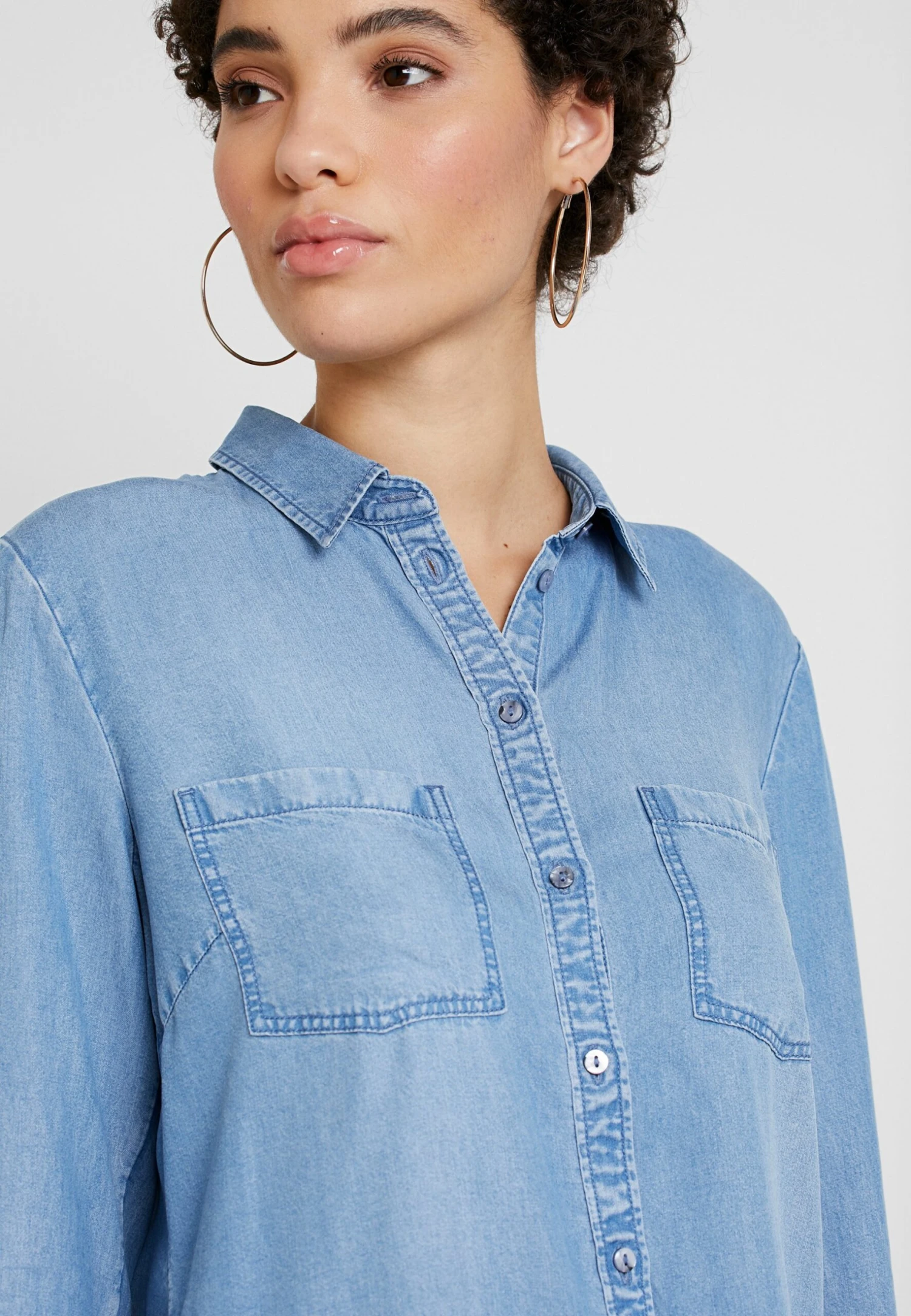 Tom Tailor BlouseCamiciaBlue Denim Donna Camicie E Bluse TO221E0S1-K11 6 Tom Tailor BlouseCamiciaBlue Denim Donna Camicie E Bluse TO221E0S1-K11 - immagine 4