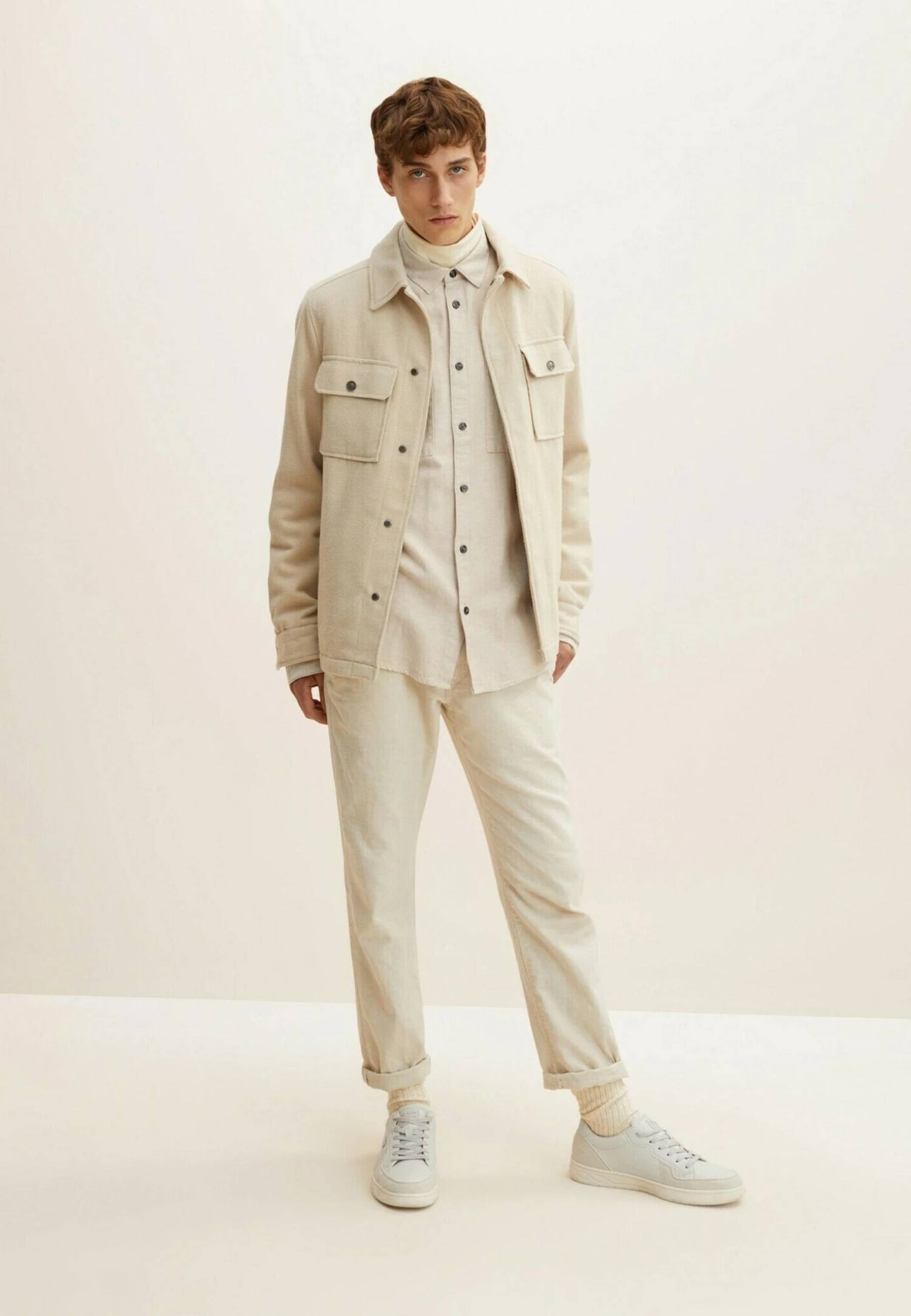 TOM TAILOR Denim Mit Aufgesetzten TaschenCamiciaGrey/Beige Twill Structure Uomo Camicie TO722D0QR-B11 4 TOM TAILOR Denim Mit Aufgesetzten TaschenCamiciaGrey/Beige Twill Structure Uomo Camicie TO722D0QR-B11 - immagine 2