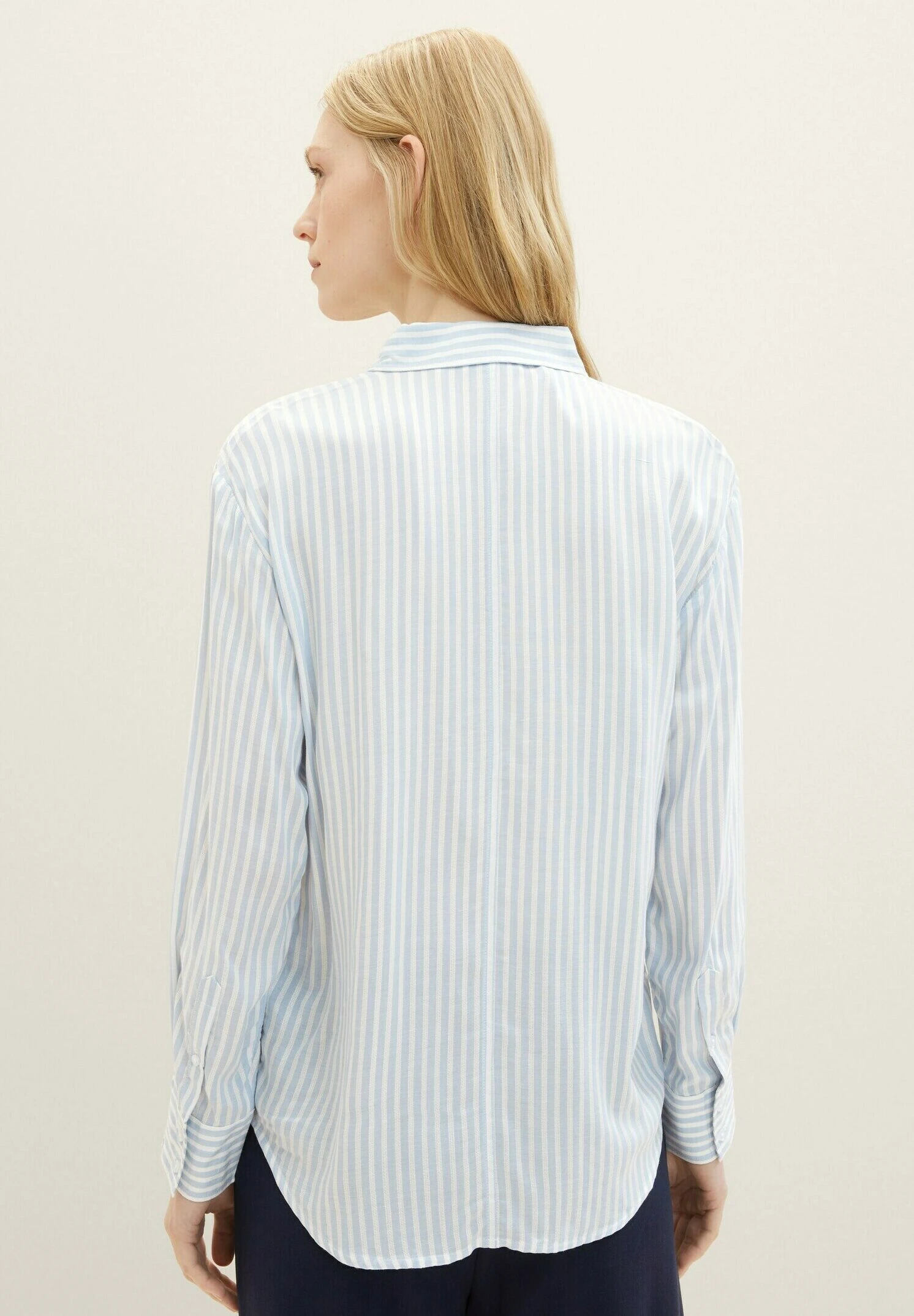 Tom Tailor CamiciaBlue Offwhite Stripe Donna Camicie E Bluse TO221E17K-K12 5 Tom Tailor CamiciaBlue Offwhite Stripe Donna Camicie E Bluse TO221E17K-K12 - immagine 3